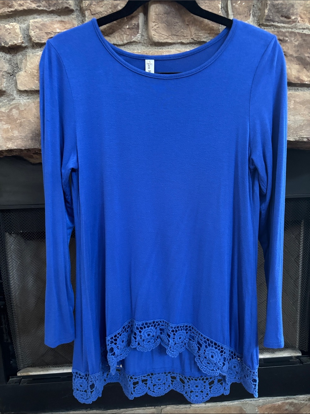 Blue Lace-Hem High-Low Sleeve Women's Top. Small